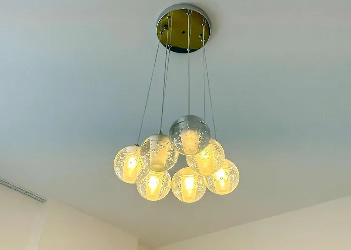 Crystal Shore D18 * Golem (Tirana)