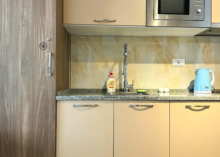 Crystal Shore D18 Golem (Tirana)