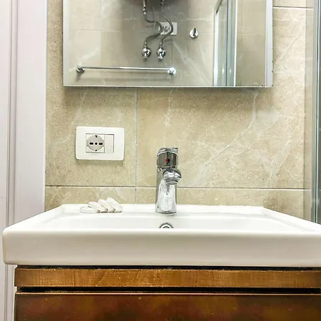 Crystal Shore D18 * Golem (Tirana)