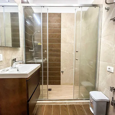 Crystal Shore D18 Golem (Tirana)