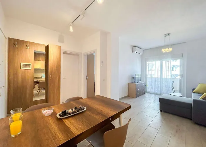 Crystal Shore D18 Apartment Golem (Tirana)