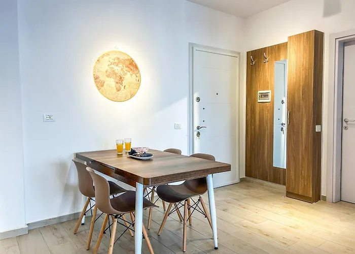 Apartment Crystal Shore D18